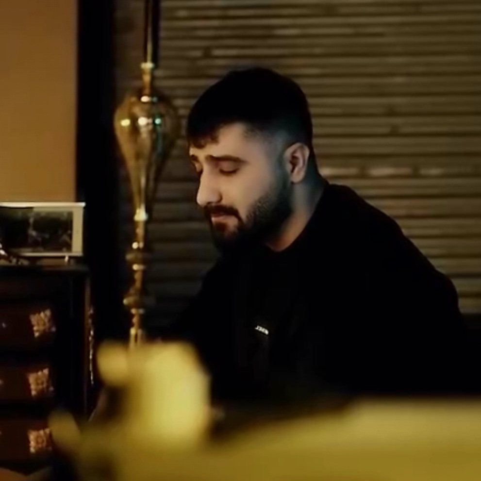 آهنگ جدید محمد امیری مس کردم با خودم قهر کردم